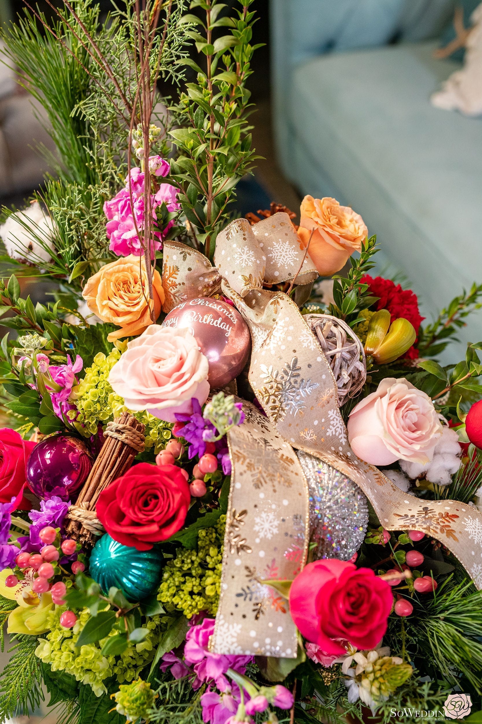2020 Colourful ROA Holiday Themed Boxes: Fresh Floral Blooms and Greeneries
